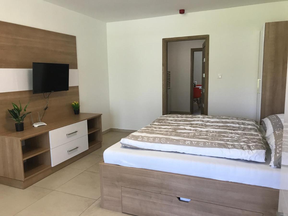 Apartmán Tisza Gyongye Apartmanhaz Segedín Exteriér fotografie